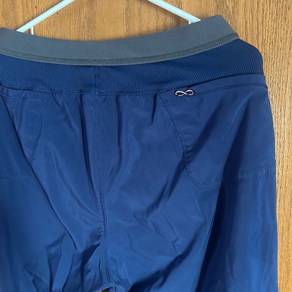 Like new Infiniti, navy scrub pants - Picture 5 of 5